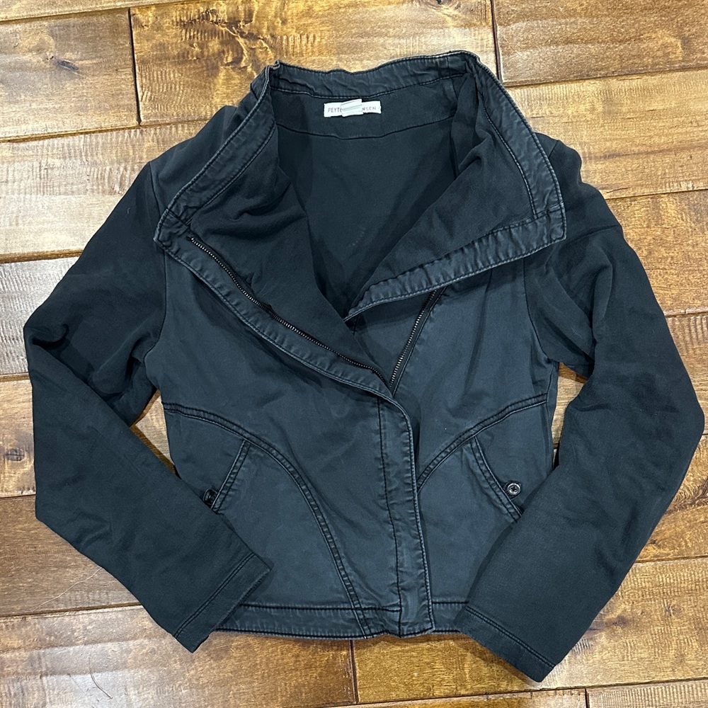 Stylish Black Utility Jacket for Women